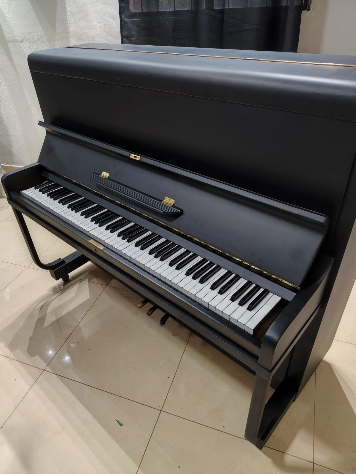 Piano vertical